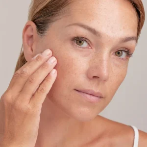 How to Build an Effective Skincare Routine with Dark Spot Correcting Serums